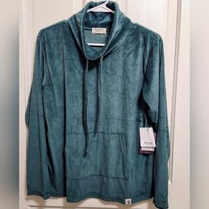 NWT- Woman's BearPaw Pullover Hunter Green Sweater